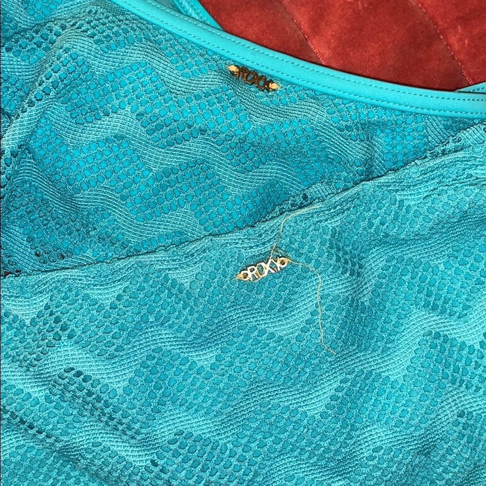 Blue chevron Roxy bikini! - Picture 2 of 2
